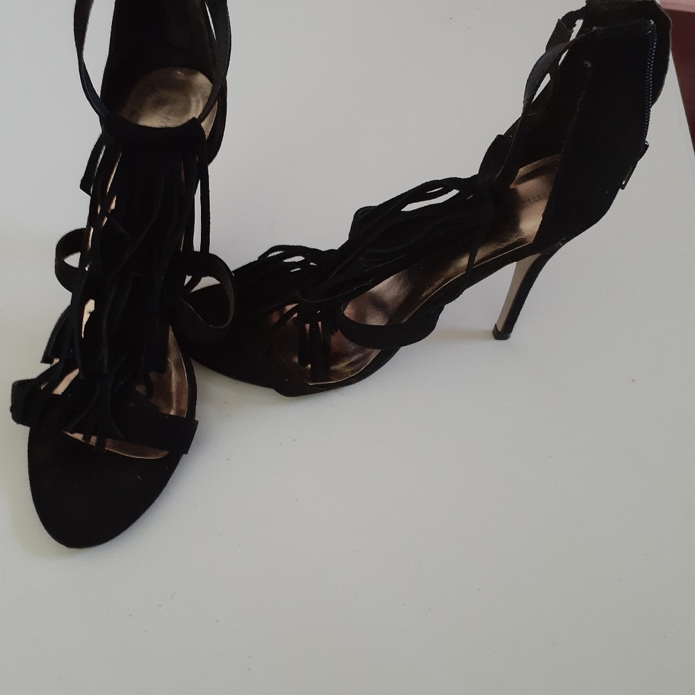 Shoes - Picture 4 of 11
